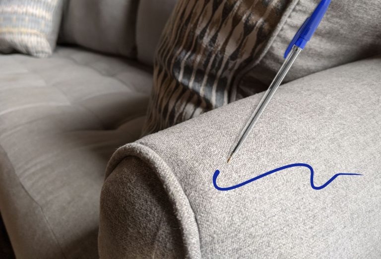 Trucs pour enlever une tache de stylo bille sur tissu