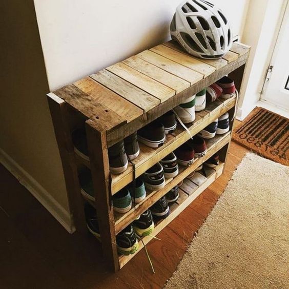 Make a shoe rack with pallet wood