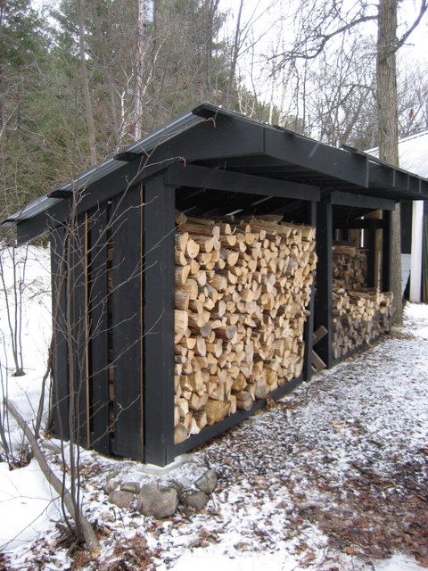 Abris extérieur pour le bois de chauffage