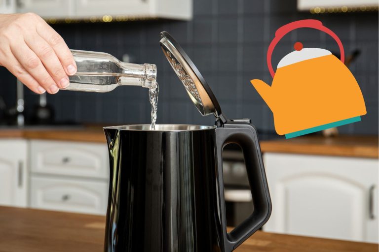 Détartrer une bouilloire avec de l'eau pour un meilleur goût de l'eau